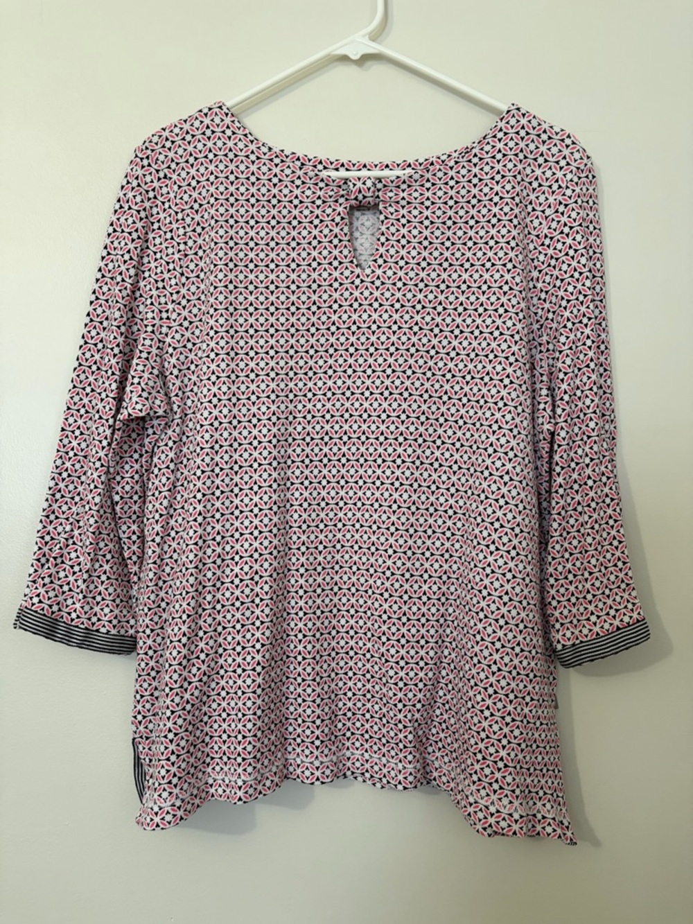 100% Cotton Women's Geometric Patterned Pink 3/4 Sleeve Top & Keyhole Neckline